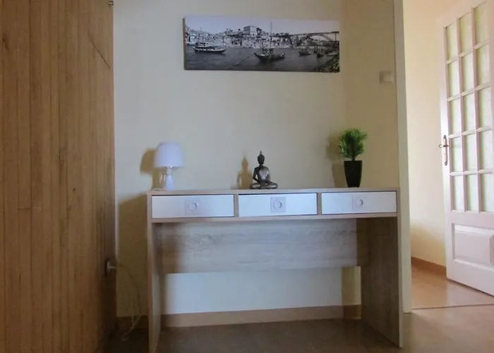 科​​斯塔卡布拉尔公寓 *